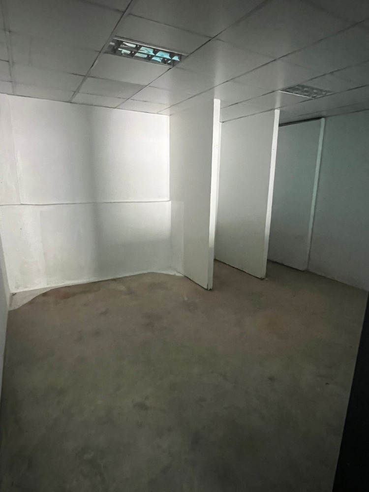 For RentShop HouseOnnut, Udomsuk : OGWL102 Commercial building for rent, Soi Ramkhamhaeng 12, 4 and a half floors, size 200 sq m., usable area 200 sq m., 2 bedrooms, 2 bathrooms, 35,000 baht. 064-959-8900
