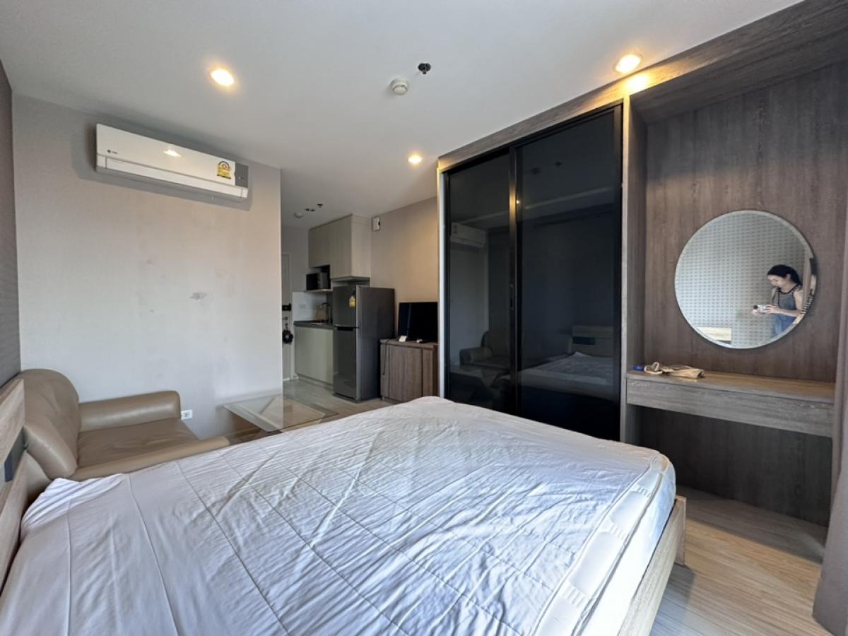For RentCondoBang Sue, Wong Sawang, Tao Pun : Urgent for rent, Ideo Mobi Wong Sawang, room in new condition, 23 sq m, 9,500 baht/month.