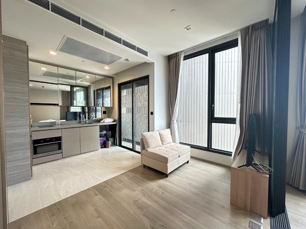 For RentCondoLadprao, Central Ladprao : 1 bedroom, corner room for rent, Lat Phrao Intersection location.