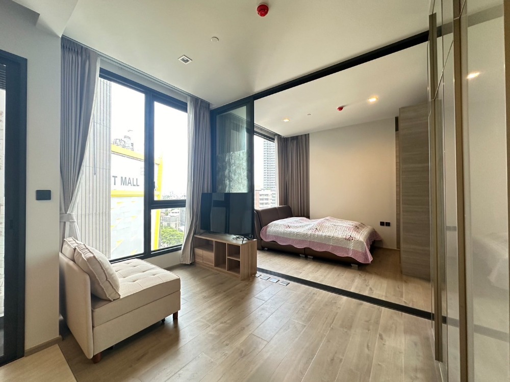 For RentCondoLadprao, Central Ladprao : 1 bedroom, corner room for rent, Lat Phrao Intersection location.