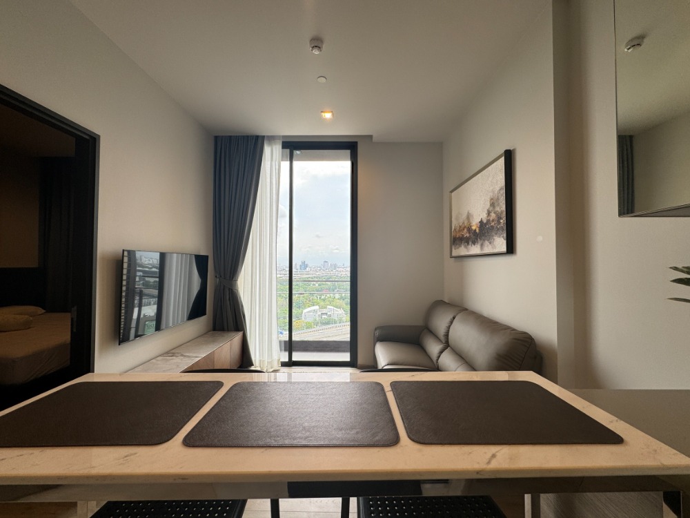 For RentCondoLadprao, Central Ladprao : For rent, 1 bedroom, 35 sq m, high floor, garden view, beautifully decorated, ready to move in.