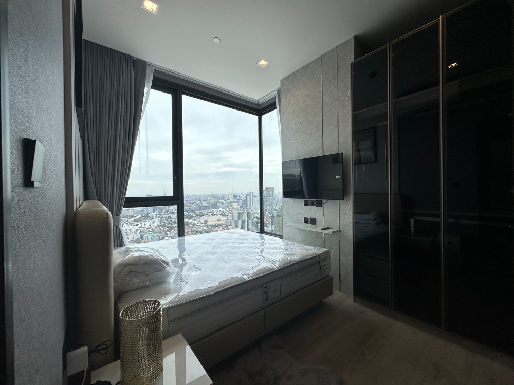 For RentCondoLadprao, Central Ladprao : For rent, 2 bedrooms, 1 bathroom, high floor, corner room, fully furnished, ready to move in.