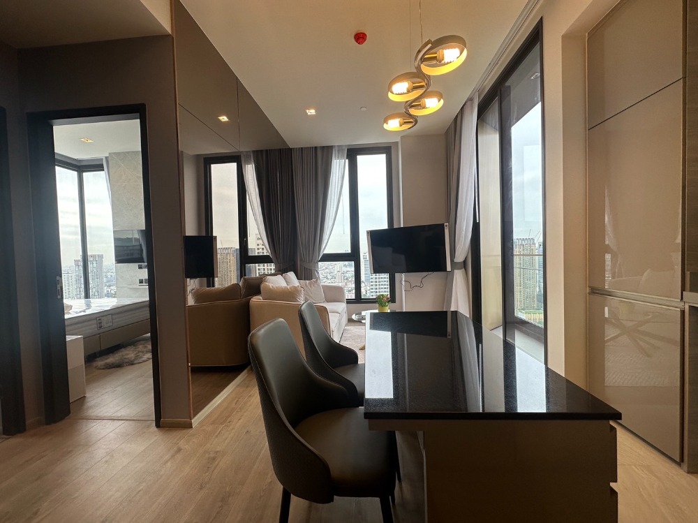 For RentCondoLadprao, Central Ladprao : For rent, 2 bedrooms, 1 bathroom, high floor, corner room, fully furnished, ready to move in.