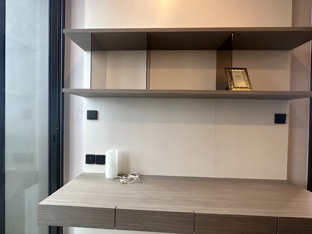 For RentCondoLadprao, Central Ladprao : For rent, 2 bedrooms, 1 bathroom, high floor, corner room, fully furnished, ready to move in.