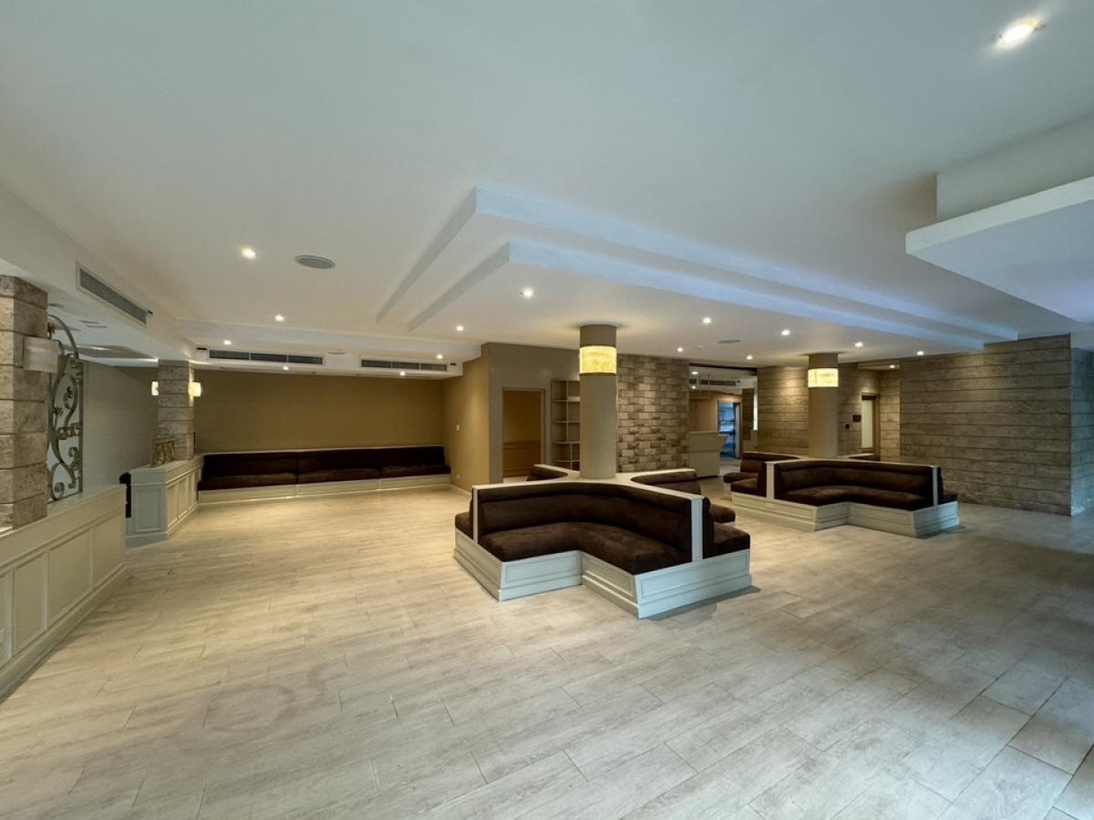 For RentRetail SpaceWitthayu, Chidlom, Langsuan, Ploenchit : 📌Space for rent For opening a restaurant, Ploenchit, Chidlom location, accepting business, clinic, spa, beauty.