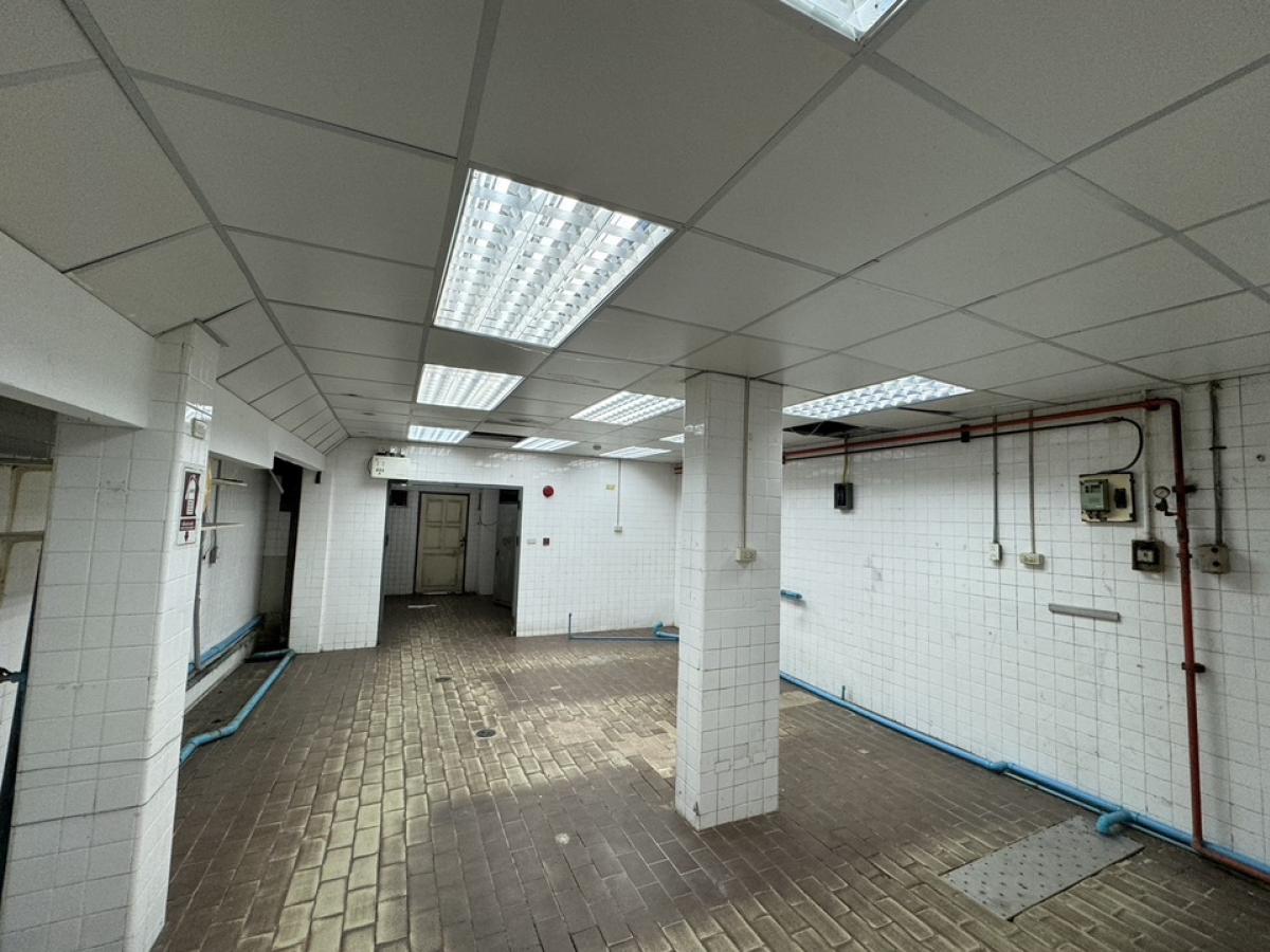 For RentRetail SpaceWitthayu, Chidlom, Langsuan, Ploenchit : 📌Space for rent For opening a restaurant, Ploenchit, Chidlom location, accepting business, clinic, spa, beauty.