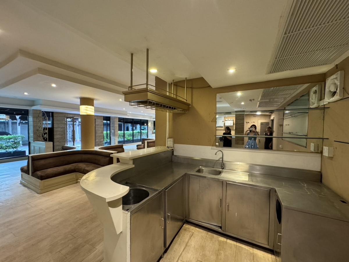 For RentRetail SpaceWitthayu, Chidlom, Langsuan, Ploenchit : 📌Space for rent For opening a restaurant, Ploenchit, Chidlom location, accepting business, clinic, spa, beauty.