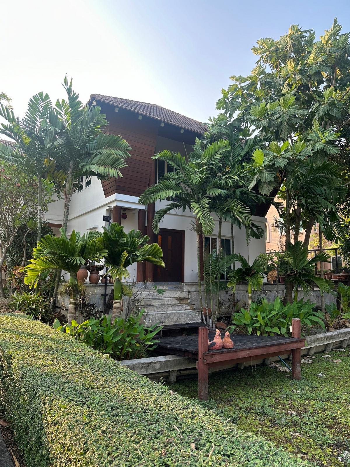 For SaleHouseMin Buri, Romklao : Teakwood house on an area of ​​430 square meters.