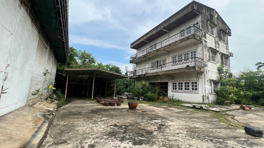 For SaleWarehouseSukhumvit, Asoke, Thonglor : S-GQVX101 Warehouse for sale, Sukhumvit 60/1, 3 floors, size 400 sq m, usable area 1,600 sq m, 1 bedroom, 1 bathroom, 95 million 64-959-8900