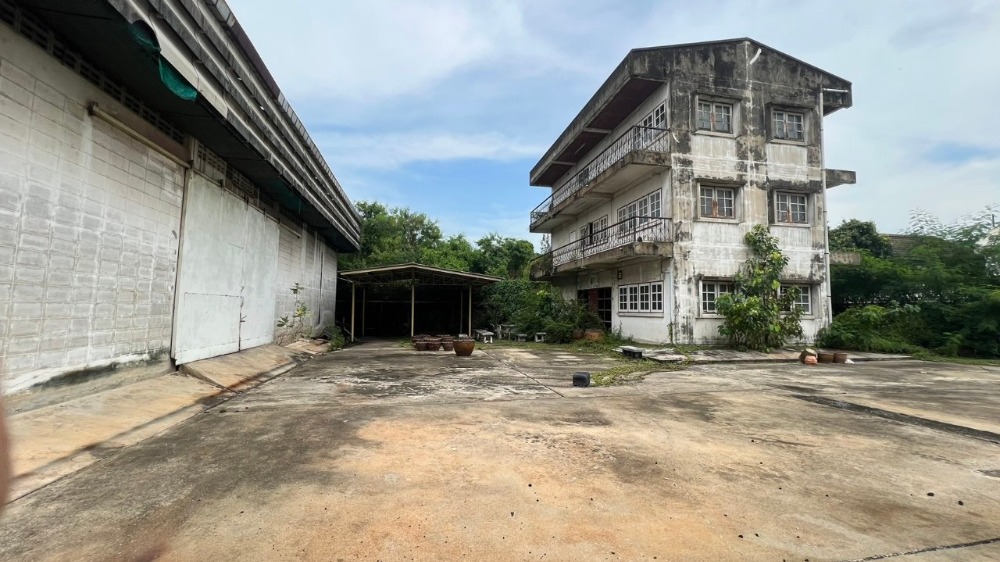 For SaleWarehouseSukhumvit, Asoke, Thonglor : S-GQVX101 Warehouse for sale, Sukhumvit 60/1, 3 floors, size 400 sq m, usable area 1,600 sq m, 1 bedroom, 1 bathroom, 95 million 64-959-8900