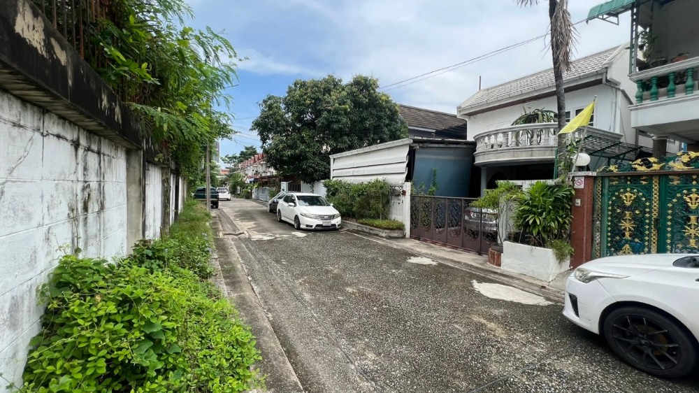 For SaleWarehouseSukhumvit, Asoke, Thonglor : S-GQVX101 Warehouse for sale, Sukhumvit 60/1, 3 floors, size 400 sq m, usable area 1,600 sq m, 1 bedroom, 1 bathroom, 95 million 64-959-8900