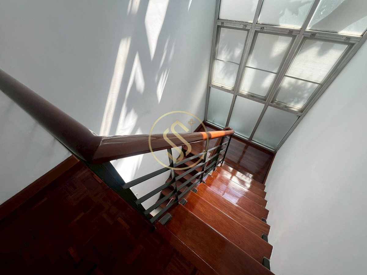 For SaleHouseAri,Anusaowaree : Urgent sale! 2-story corner twin house, Ari Samphan 4 location, 50 square wah, 220 square meters.