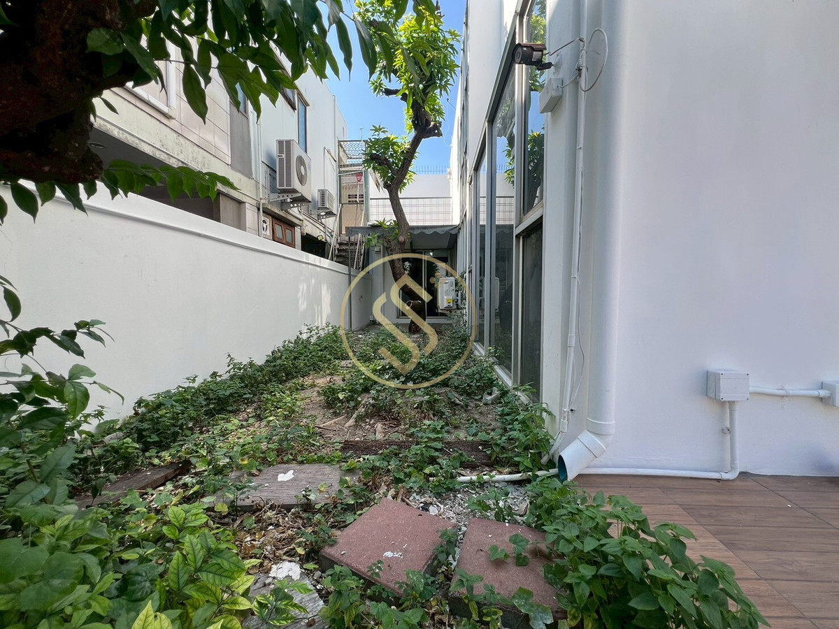 For SaleHouseAri,Anusaowaree : Urgent sale! 2-story corner twin house, Ari Samphan 4 location, 50 square wah, 220 square meters.