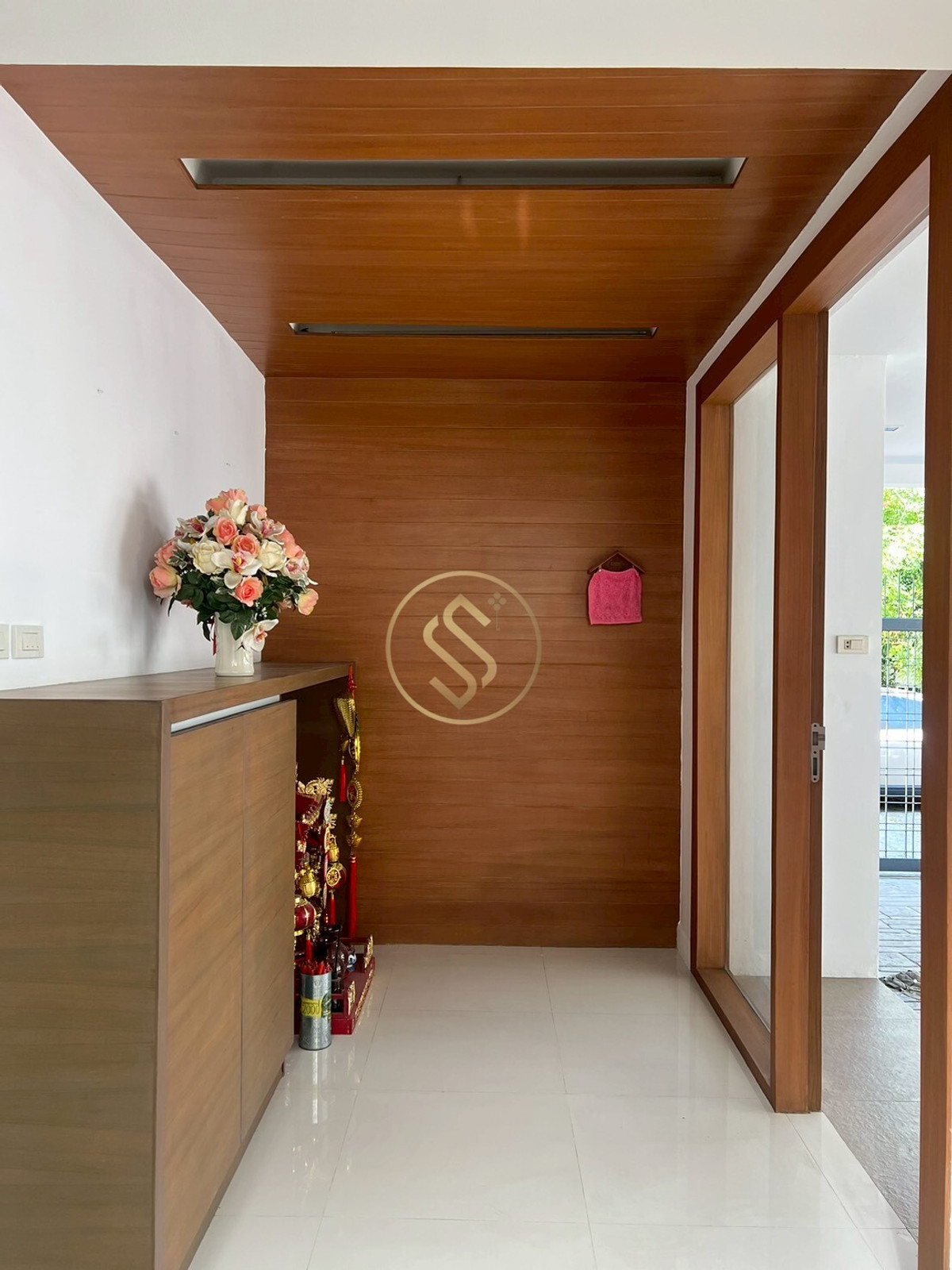 For SaleHouseAri,Anusaowaree : Urgent sale! 2-story corner twin house, Ari Samphan 4 location, 50 square wah, 220 square meters.