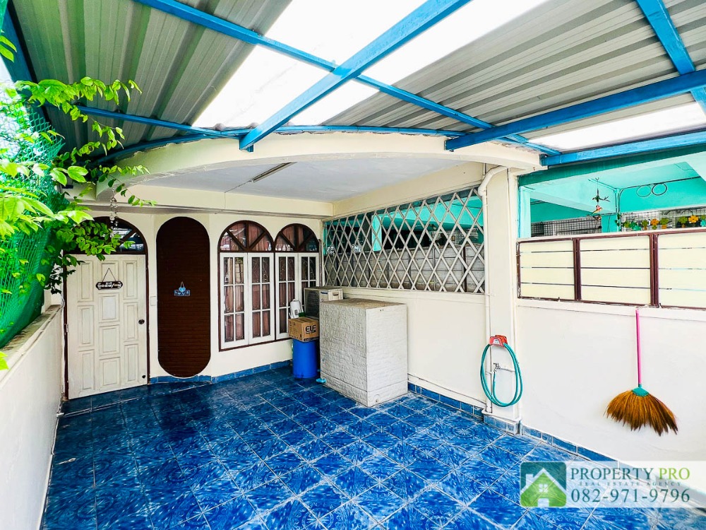 ขายทาวน์โฮมรัชดา ห้วยขวาง : ขาย บ้าน อโศก วิลล่า รัชดาภิเษก ซอย 3 ทาวน์เฮาส์ 2 ชั้น 3 ห้องนอน 22 ตรว 92 ตรม อยู่หลัง Fortune Town ใกล้ MRT พระราม 9 ห้วยขวาง ดินแดง : VW24S-002