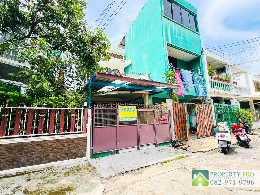 ขายทาวน์โฮมรัชดา ห้วยขวาง : ขาย บ้าน อโศก วิลล่า รัชดาภิเษก ซอย 3 ทาวน์เฮาส์ 2 ชั้น 3 ห้องนอน 22 ตรว 92 ตรม อยู่หลัง Fortune Town ใกล้ MRT พระราม 9 ห้วยขวาง ดินแดง : VW24S-002