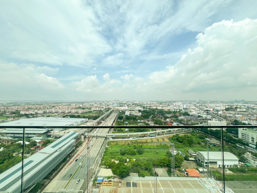 For SaleCondoMin Buri, Romklao : Rare Item in Minburi! New room with a beautiful view, closed kitchen next to the balcony, and sky-high common area, adjacent to 2 MRT lines!