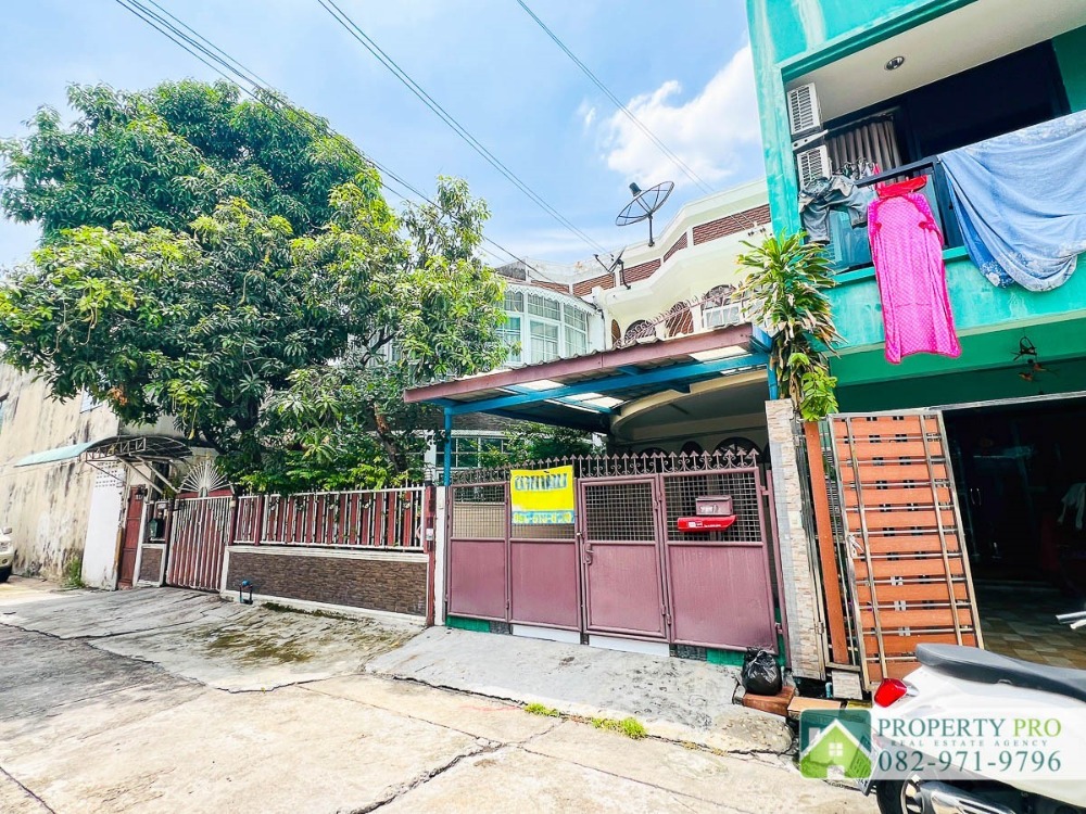 ขายทาวน์โฮมรัชดา ห้วยขวาง : ขาย บ้าน อโศก วิลล่า รัชดาภิเษก ซอย 3 ทาวน์เฮาส์ 2 ชั้น 3 ห้องนอน 22 ตรว 92 ตรม อยู่หลัง Fortune Town ใกล้ MRT พระราม 9 ห้วยขวาง ดินแดง : VW24S-002