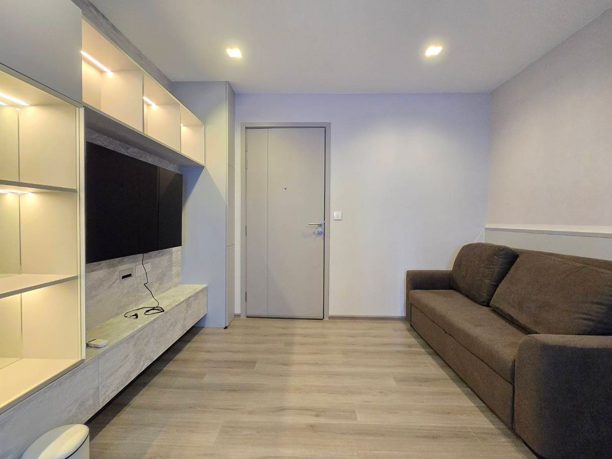 For SaleCondoRattanathibet, Sanambinna : For sale: The Politan Rive, river view, central garden, just come and move in.