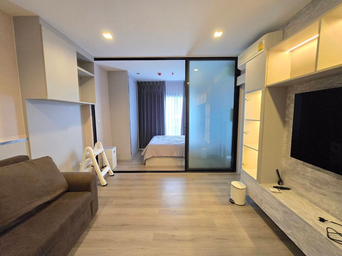 For SaleCondoRattanathibet, Sanambinna : For sale: The Politan Rive, river view, central garden, just come and move in.