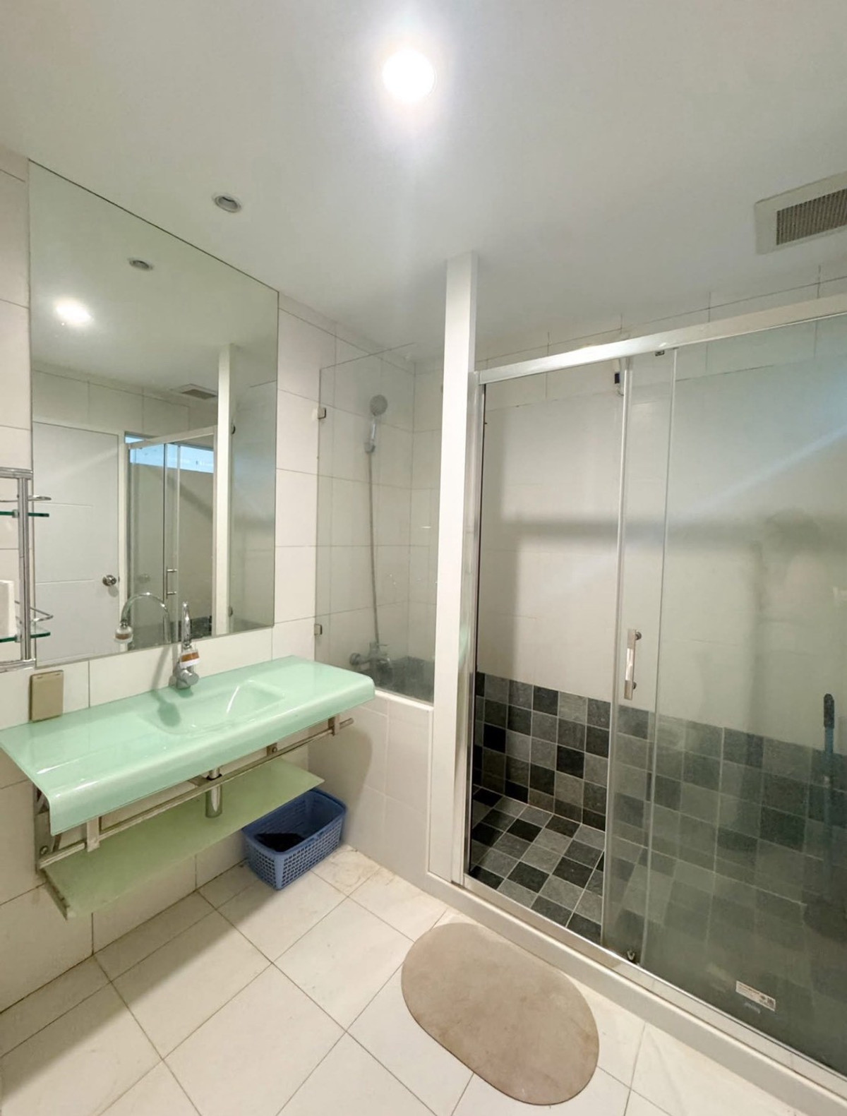 For RentCondoAri,Anusaowaree : ★ Noble Lite Ari ★ 32 sq m., 10+th floor (studio), ★ near BTS Ari ★ near La Villa, Big C Phahonyothin, University of the Thai Chamber of Commerce ★ Many amenities ★ Complete electrical appliances