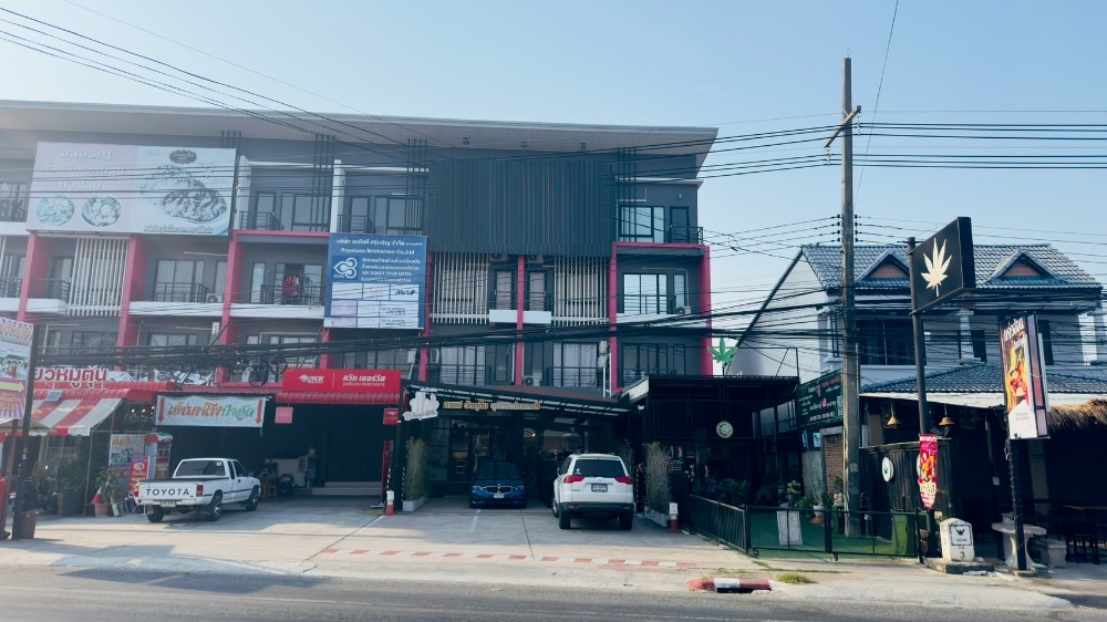 For RentShop HouseSriracha Laem Chabang Ban Bueng : Commercial 2 building for rent in Sriracha 28sqw 450sqm 65,000 per month