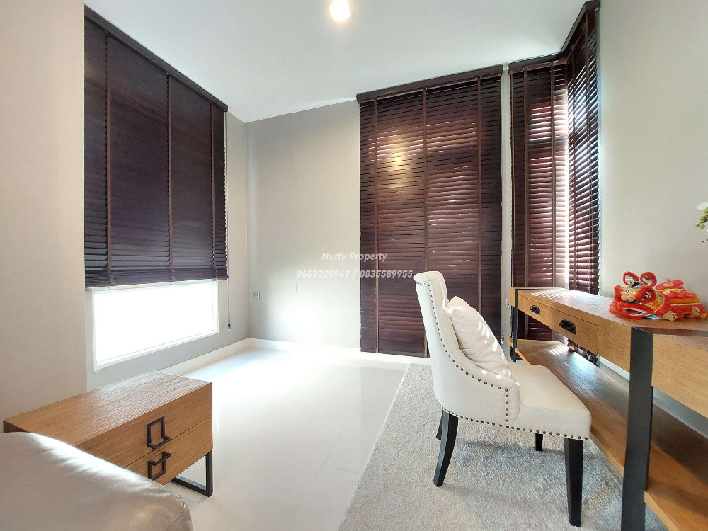 For SaleHouseBangna, Bearing, Lasalle : Manthana 2 Bangna Km.7, private corner house. Soi Ratchawinit Bang Kaew