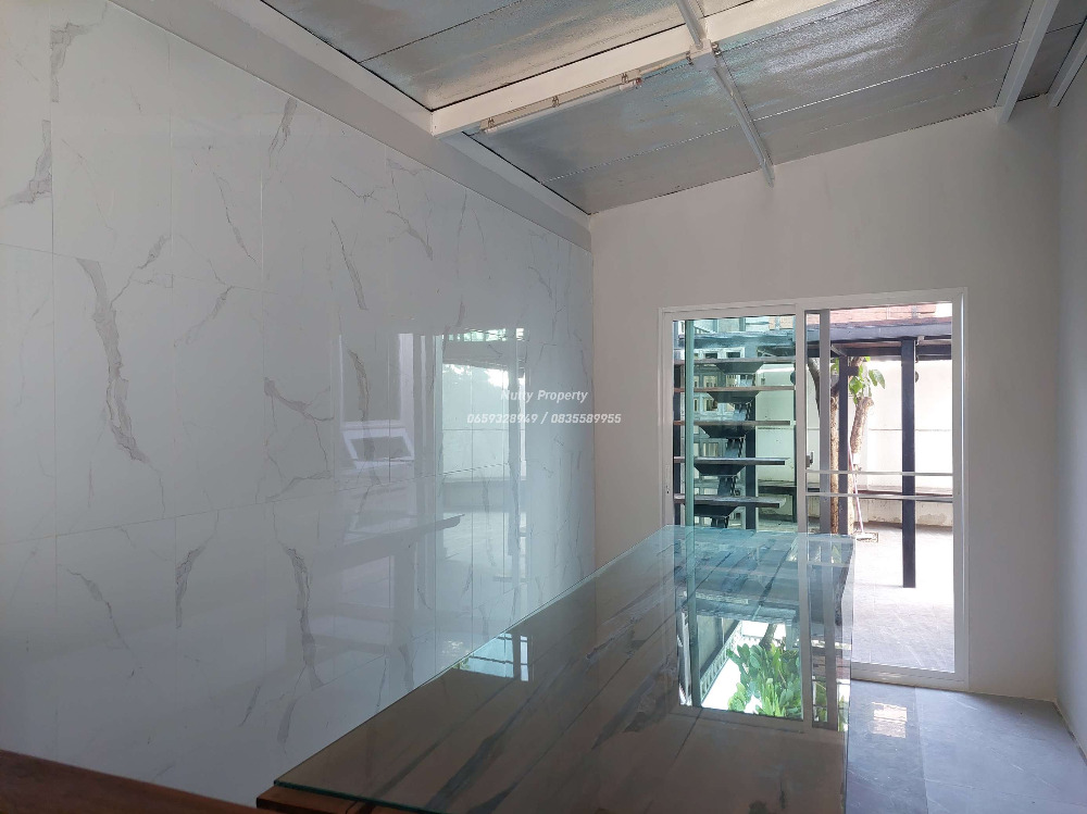 For SaleHouseBangna, Bearing, Lasalle : Manthana 2 Bangna Km.7, private corner house. Soi Ratchawinit Bang Kaew