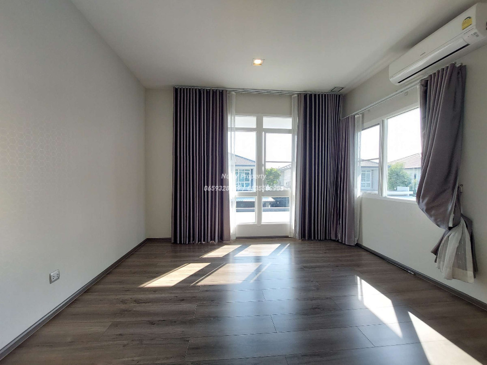 For SaleHouseBangna, Bearing, Lasalle : Manthana 2 Bangna Km.7, private corner house. Soi Ratchawinit Bang Kaew