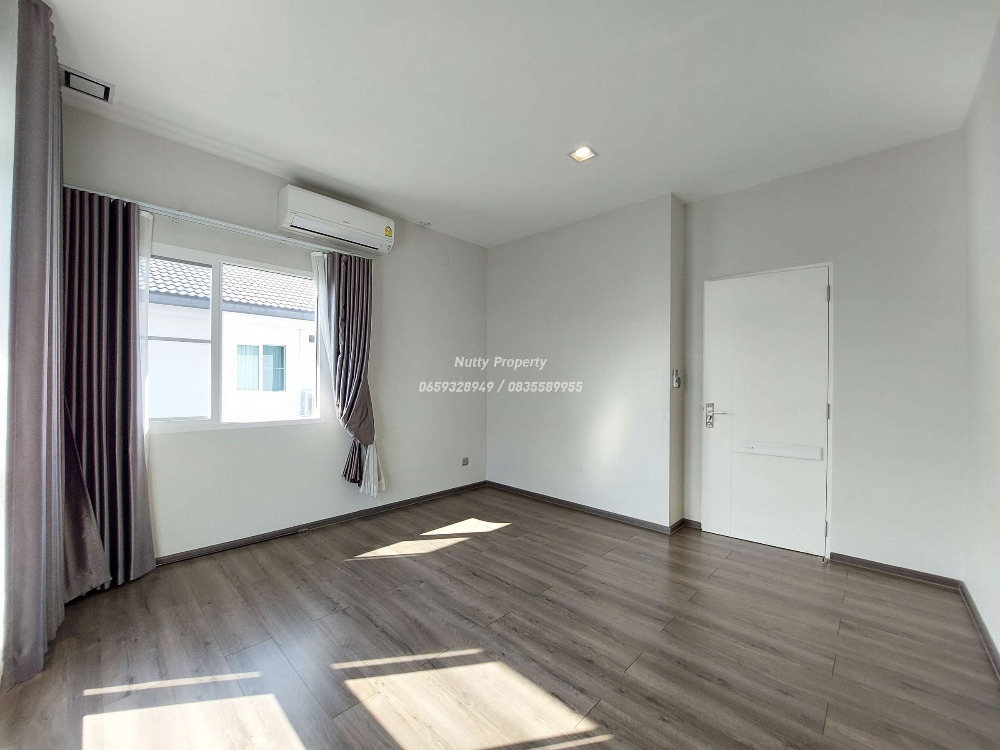 For SaleHouseBangna, Bearing, Lasalle : Manthana 2 Bangna Km.7, private corner house. Soi Ratchawinit Bang Kaew