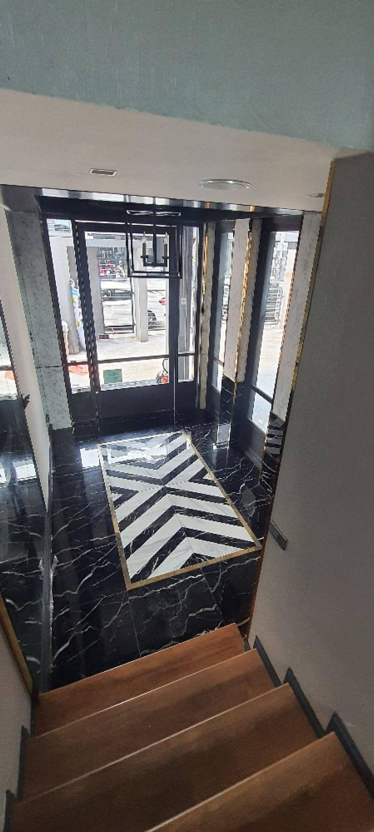 For RentHome OfficeYothinpattana,CDC : For rent (home office, near CDC, Soi Yothin Phatthana) 4 floors, 4 bedrooms + 4 bathrooms + 30 square meters. Usable area 365 sq m. (Company registration possible)