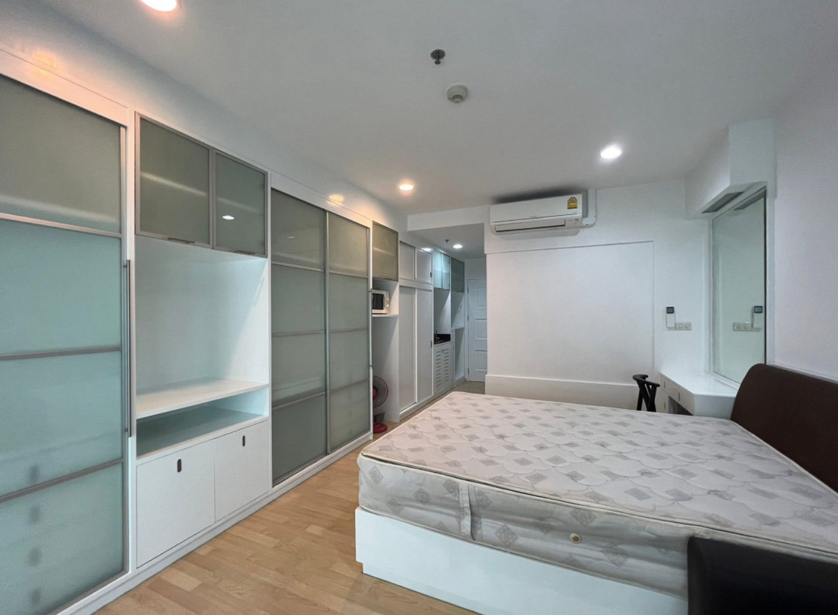For RentCondoAri,Anusaowaree : ★ Noble Lite Ari ★ 32 sq m., 10+th floor (studio), ★ near BTS Ari ★ near La Villa, Big C Phahonyothin, University of the Thai Chamber of Commerce ★ Many amenities ★ Complete electrical appliances