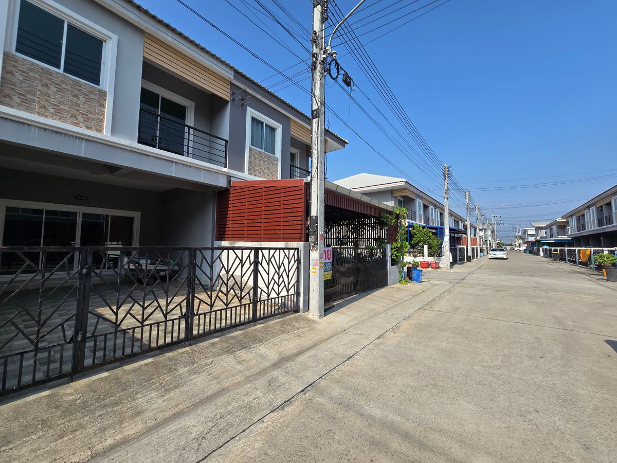 ขายบ้านมหาชัย สมุทรสาคร : ขาย ทาวน์เฮ้าส์  วิเศษสุขนคร-พระราม2 พันท้ายฯ 29.6 ตรว. หลังริม เฟสใหม่ ต้นโครการ