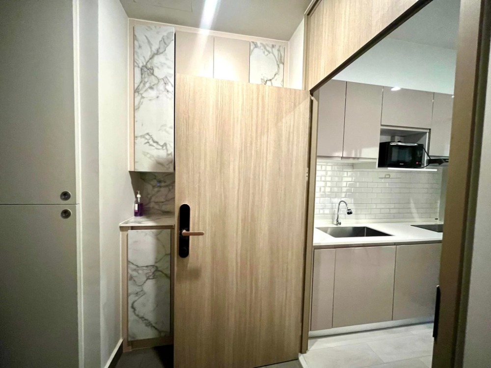 ขายคอนโดวิทยุ ชิดลม หลังสวน : รหัสทรัพย์ BP0208 โนเบิล เพลินจิต ห้องขนาด 44.75 ตรม. แบบ 1ห้องนอน 1ห้องน้ำ ชั้น 28