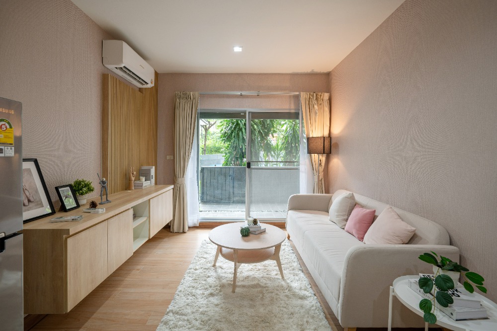 For SaleCondoSukhumvit, Asoke, Thonglor : 🚪Owner sells himself, welcomes agents: Newly renovated condo, 2 bedrooms, 2 bathrooms, special room connected to the communal swimming pool.
