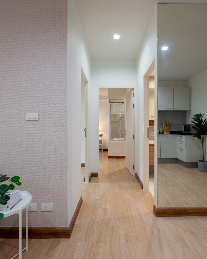 For SaleCondoSukhumvit, Asoke, Thonglor : 🚪Owner sells himself, welcomes agents: Newly renovated condo, 2 bedrooms, 2 bathrooms, special room connected to the communal swimming pool.