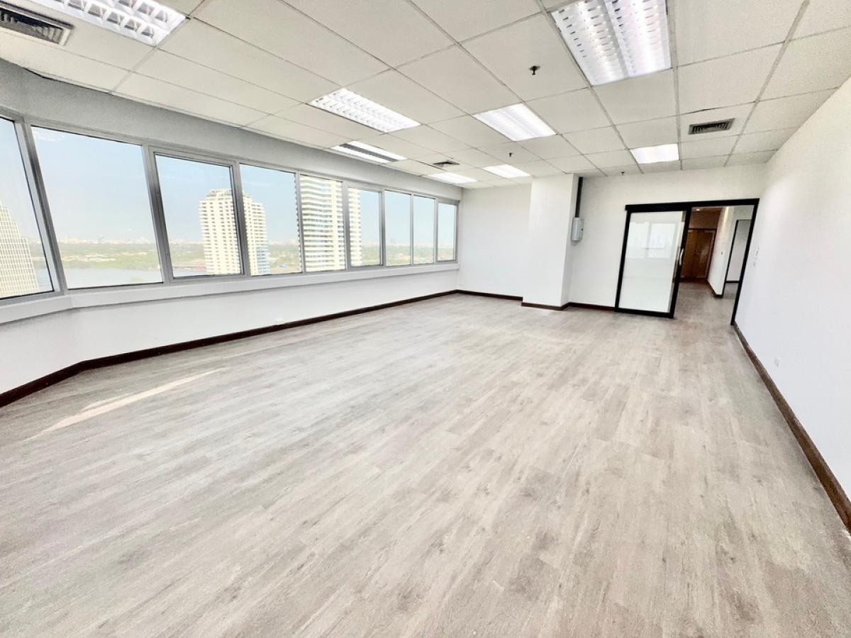 For RentOfficeRama3 (Riverside),Satupadit : Office for rent, River view, BRT, Dan Temple, with convenient parking.