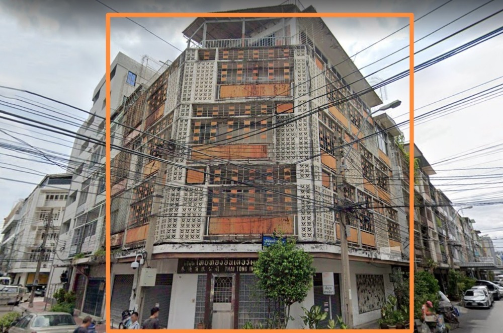 For SaleShop HouseYaowarat, Banglamphu : 5-story commercial building for sale, corner unit, good location, has parking.