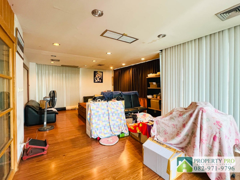 ขายอาคารพาณิชย์รัชดา ห้วยขวาง : ขาย บ้าน อาคาร 4 ชั้น รัชดานิเวศน์ แยก 2 แบบ 4 ห้องนอน 40 ตรว 482 ตรม ทิศใต้ มีลิฟท์ ใกล้ ห้วยขวาง ลาดพร้าว ประชาอุทิศ สุทธิสาร : VW24S-003