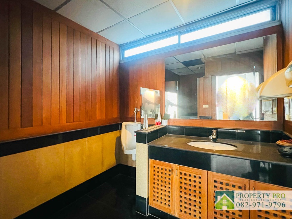 ขายอาคารพาณิชย์รัชดา ห้วยขวาง : ขาย บ้าน อาคาร 4 ชั้น รัชดานิเวศน์ แยก 2 แบบ 4 ห้องนอน 40 ตรว 482 ตรม ทิศใต้ มีลิฟท์ ใกล้ ห้วยขวาง ลาดพร้าว ประชาอุทิศ สุทธิสาร : VW24S-003