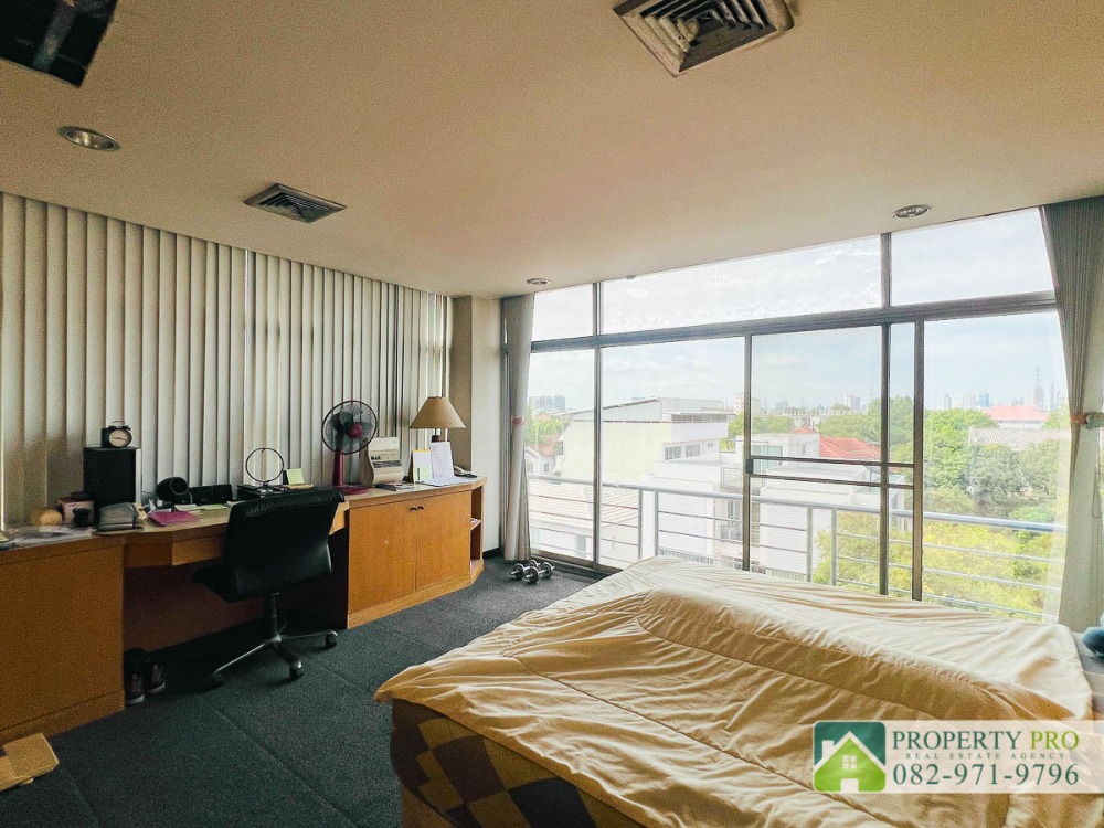 ขายอาคารพาณิชย์รัชดา ห้วยขวาง : ขาย บ้าน อาคาร 4 ชั้น รัชดานิเวศน์ แยก 2 แบบ 4 ห้องนอน 40 ตรว 482 ตรม ทิศใต้ มีลิฟท์ ใกล้ ห้วยขวาง ลาดพร้าว ประชาอุทิศ สุทธิสาร : VW24S-003