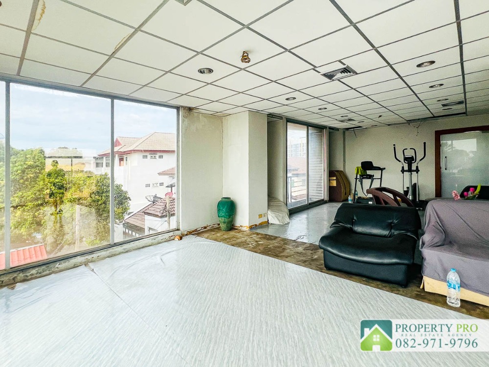 ขายอาคารพาณิชย์รัชดา ห้วยขวาง : ขาย บ้าน อาคาร 4 ชั้น รัชดานิเวศน์ แยก 2 แบบ 4 ห้องนอน 40 ตรว 482 ตรม ทิศใต้ มีลิฟท์ ใกล้ ห้วยขวาง ลาดพร้าว ประชาอุทิศ สุทธิสาร : VW24S-003