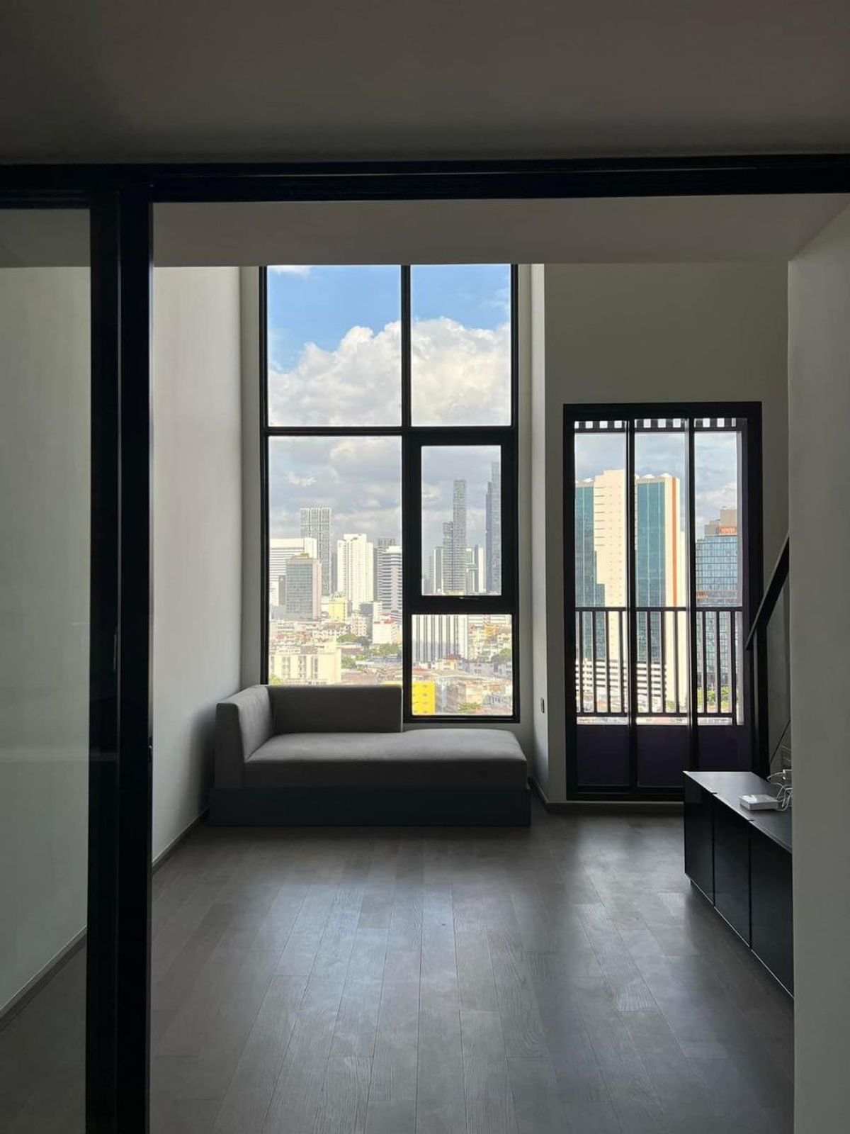 For RentCondoSiam Paragon ,Chulalongkorn,Samyan : Park Origin Chula - Samyan【𝐑𝐄𝐍𝐓】🔥LOFT room, city center view, easy to decorate in your style, full central area. Opposite Banthat Thong.🔥Contact Line ID: @hacondo