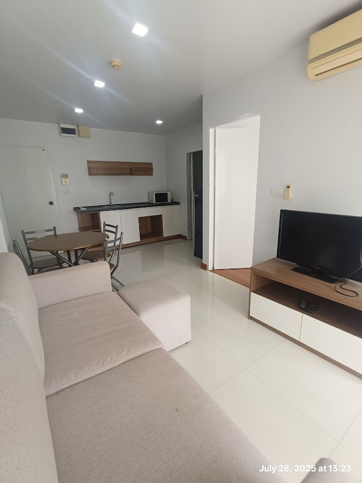 ให้เช่าคอนโดลาดกระบัง สุวรรณภูมิ : ให้เช่าคอนโด  Airlink Residence แอร์ลิ้งค์ ร่มเกล้า สุวรรณภูมิ ชั้น3 ขนาด 35 ตรม