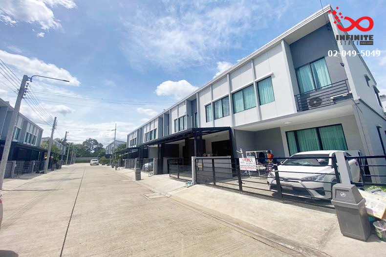 For SaleTownhomeNonthaburi, Bang Yai, Bangbuathong : 2-story townhouse for sale, Pleno Ratchaphruek-Rattanathibet. Bang Kruai-Sai Noi Road, behind the edge
