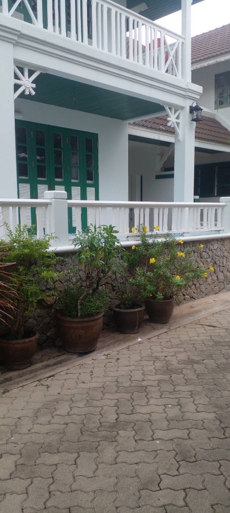 ขายบ้านหัวหิน ประจวบคีรีขันธ์ : ขายบ้านแฝด 2 ชั้น ริมหาดหัวหิน ห่างจากทะเลเพียง 50 ม. สวย ถูก เหมาะสำหรับซื้อไว้อยู่อาศัย หรือ เหมาะสำหรับซื้อเพื่อลงทุน สนใจแอตไลน์ครับ@841qqlnr