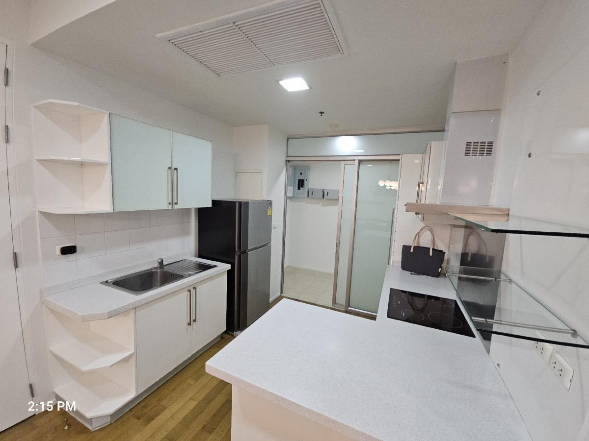 For RentCondoSukhumvit, Asoke, Thonglor : The Madison Sukhumvit 41 room for rent, 3 bedrooms, 3 bathrooms, area 155 sq m, rental price 84,000 per month. If interested, call Nong 096-2615656, ready to make an appointment to visit every day. The Madison for Rent 3bed 3 bath 155 Sq,m Rental price 84