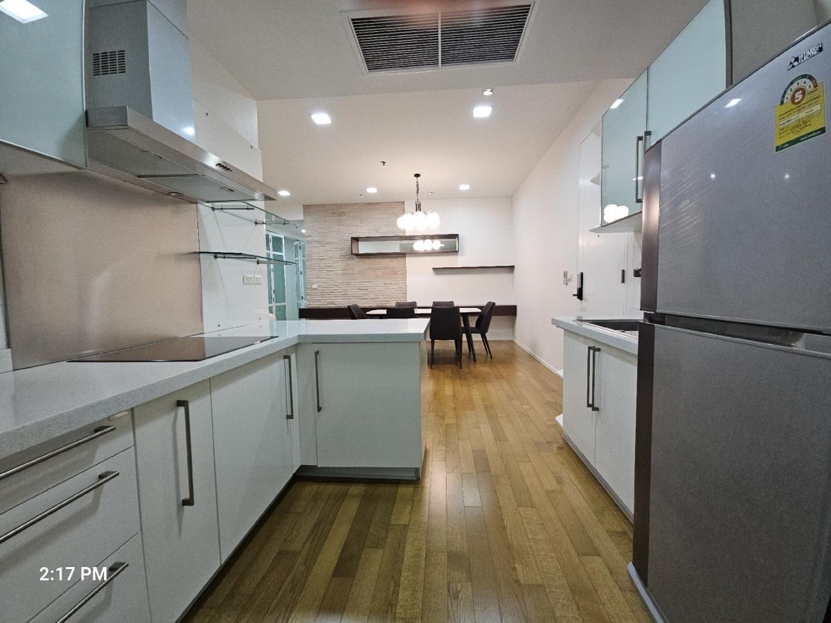 For RentCondoSukhumvit, Asoke, Thonglor : The Madison Sukhumvit 41 room for rent, 3 bedrooms, 3 bathrooms, area 155 sq m, rental price 84,000 per month. If interested, call Nong 096-2615656, ready to make an appointment to visit every day. The Madison for Rent 3bed 3 bath 155 Sq,m Rental price 84