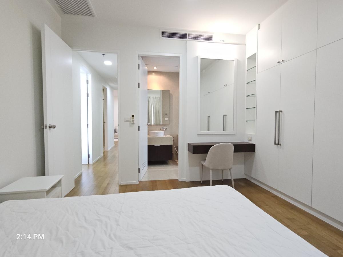 For RentCondoSukhumvit, Asoke, Thonglor : The Madison Sukhumvit 41 room for rent, 3 bedrooms, 3 bathrooms, area 155 sq m, rental price 84,000 per month. If interested, call Nong 096-2615656, ready to make an appointment to visit every day. The Madison for Rent 3bed 3 bath 155 Sq,m Rental price 84