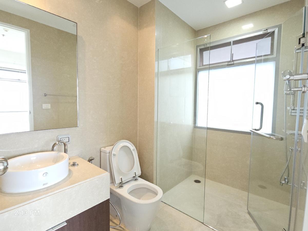 For RentCondoSukhumvit, Asoke, Thonglor : The Madison Sukhumvit 41 room for rent, 3 bedrooms, 3 bathrooms, area 155 sq m, rental price 84,000 per month. If interested, call Nong 096-2615656, ready to make an appointment to visit every day. The Madison for Rent 3bed 3 bath 155 Sq,m Rental price 84